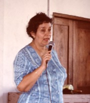 Nidya Rios, Organisatorin der Alphabetisierung